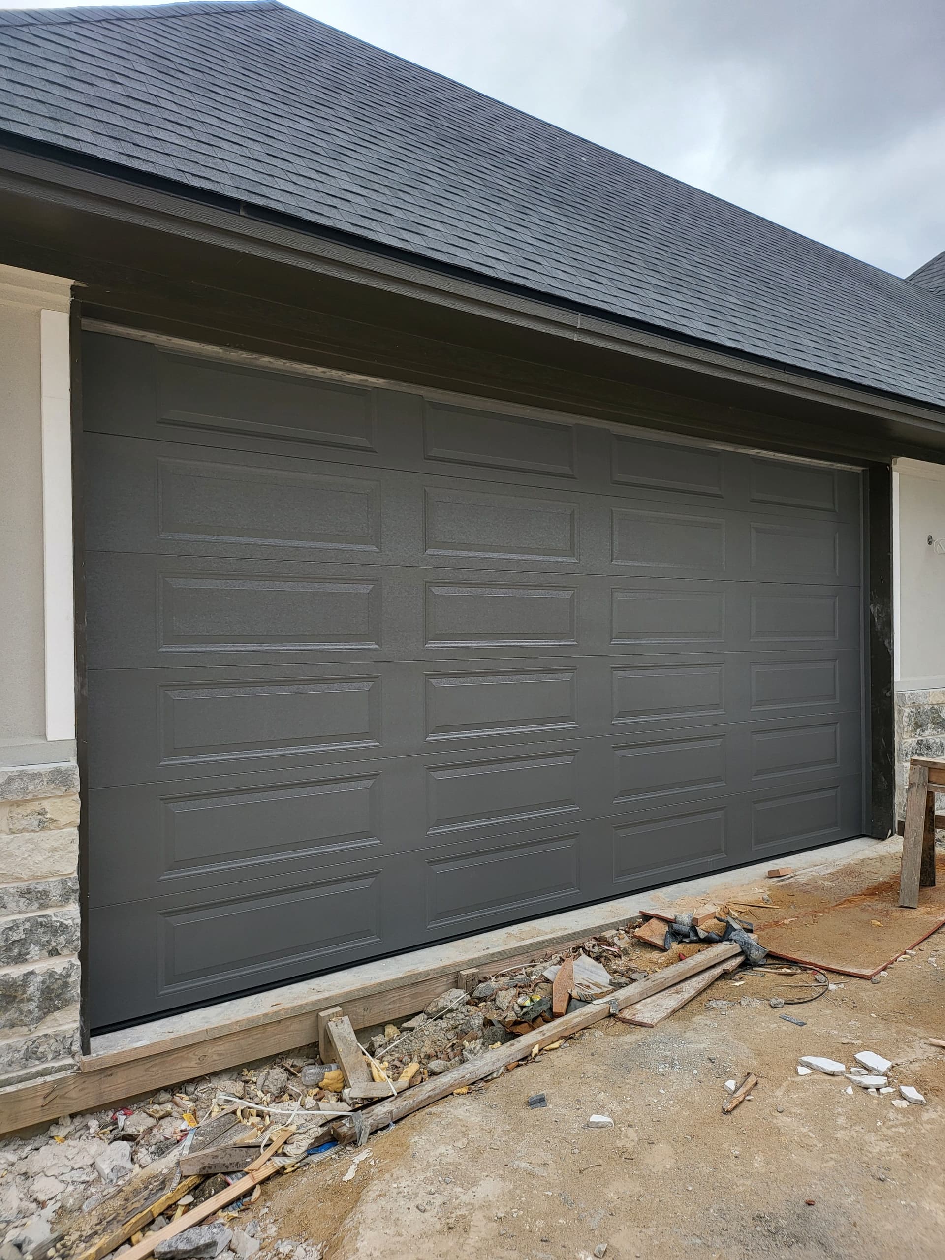Gallery photos for Seamless Garage Door Installation: Image #1